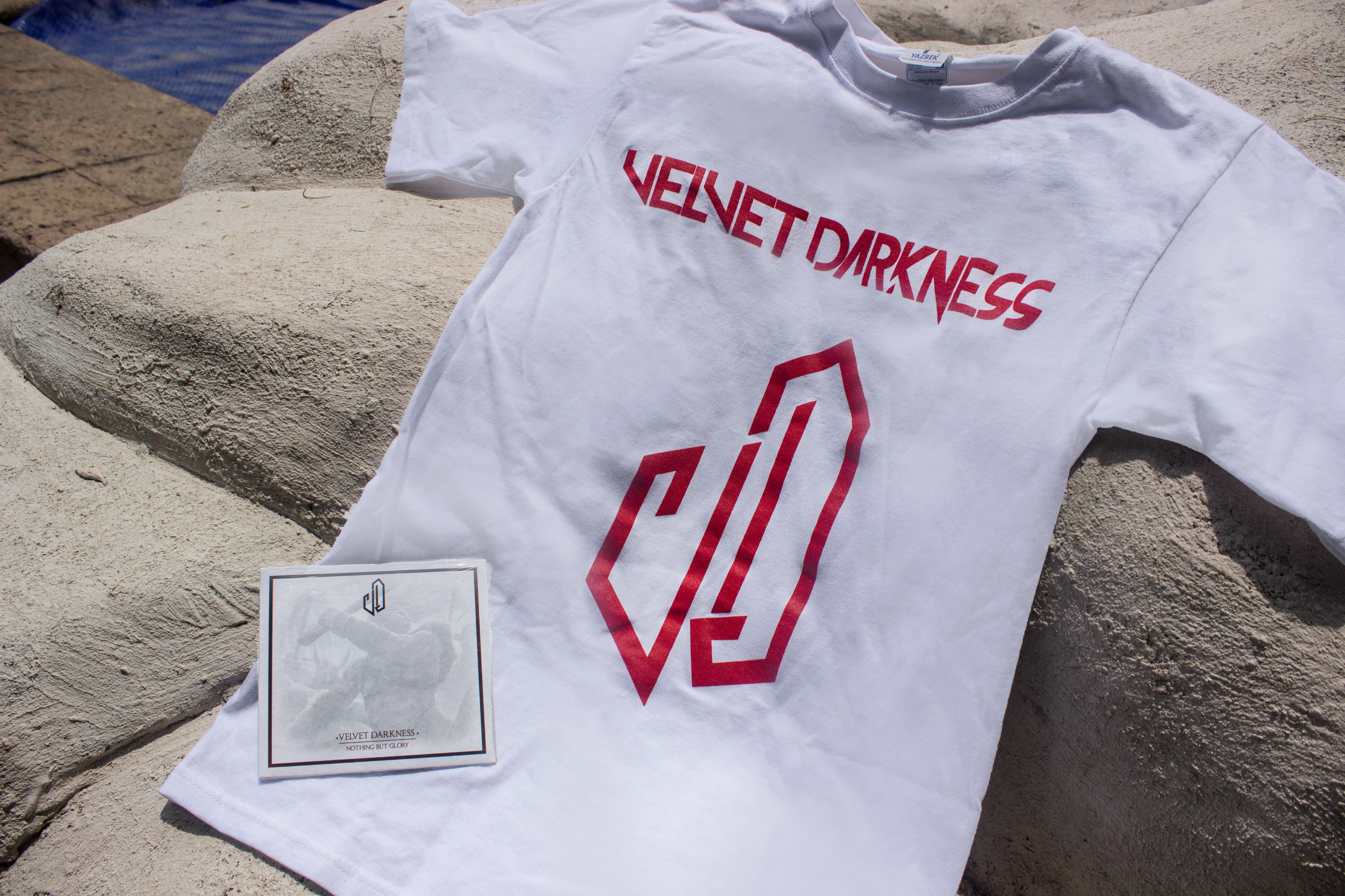 VELVET DARKNESS - XIX - Playera